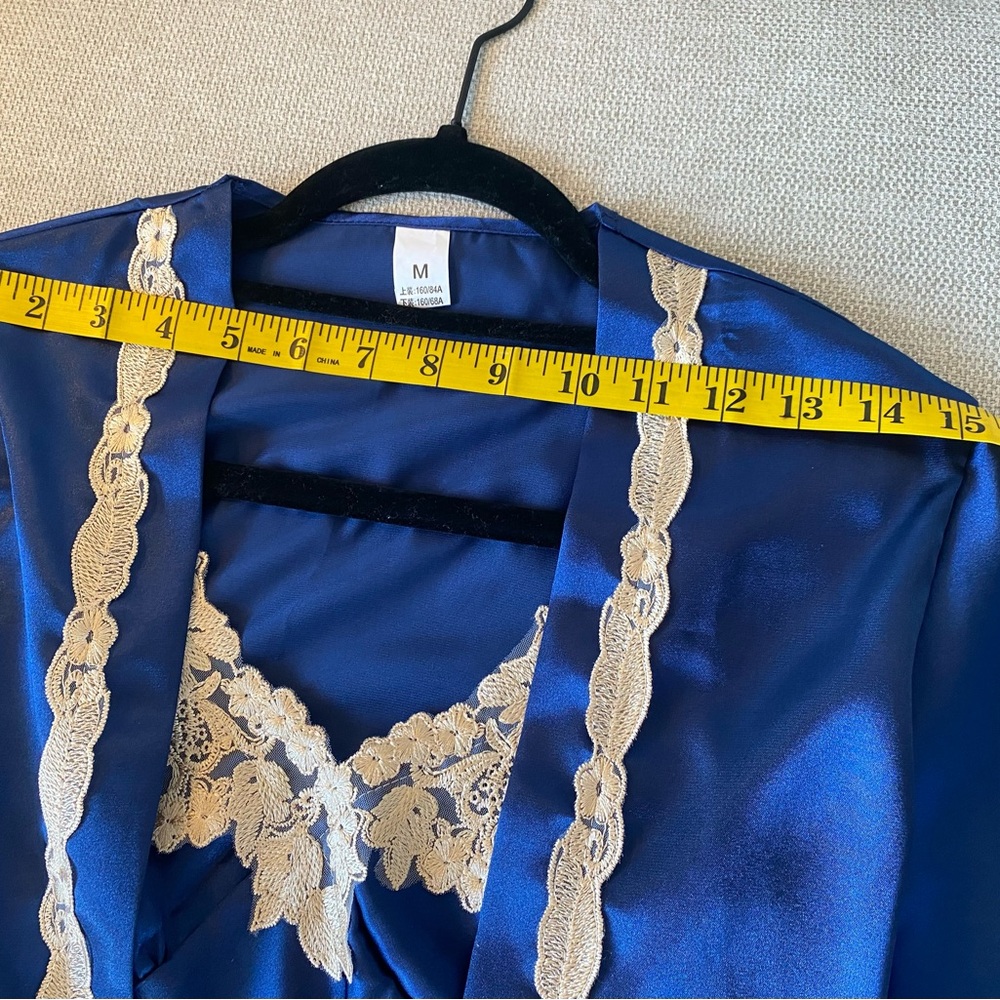 Luxurious Blue Satin Robe with Lace Accents NWOT  100% polyester feels like silk - Picture 11 of 16